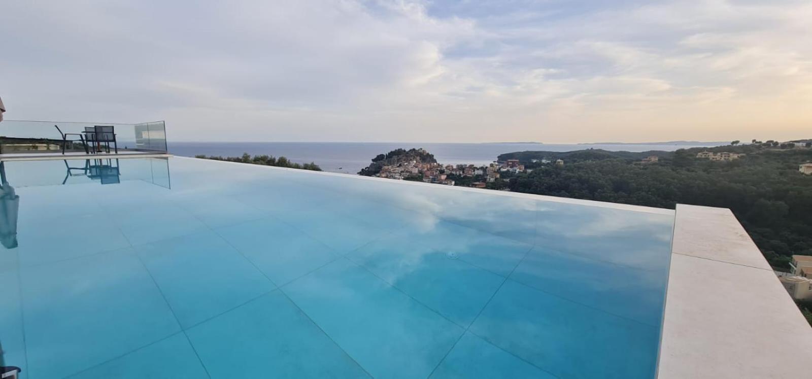 Villa Blue Lilac